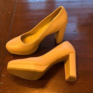 Naturalizer Berlin Nude Pumps 7.6